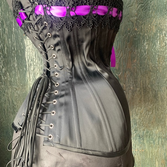 Handmade made to measure custom black Edwardian S-Bend corset by La Belle Fairy - Picture 3 of 6